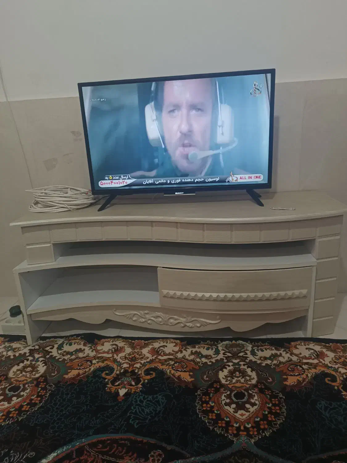 تلویزیون32 ومیز دوتیکه|تلویزیون و پروژکتور|ارومیه, |دیوار