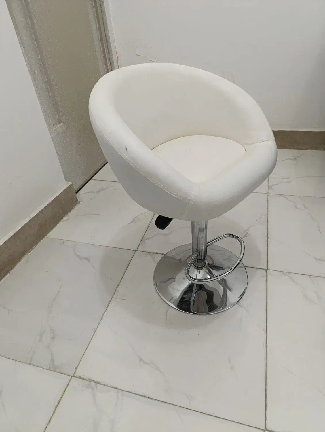 صندلی استادکار|صندلی و نیمکت|دزفول, |دیوار