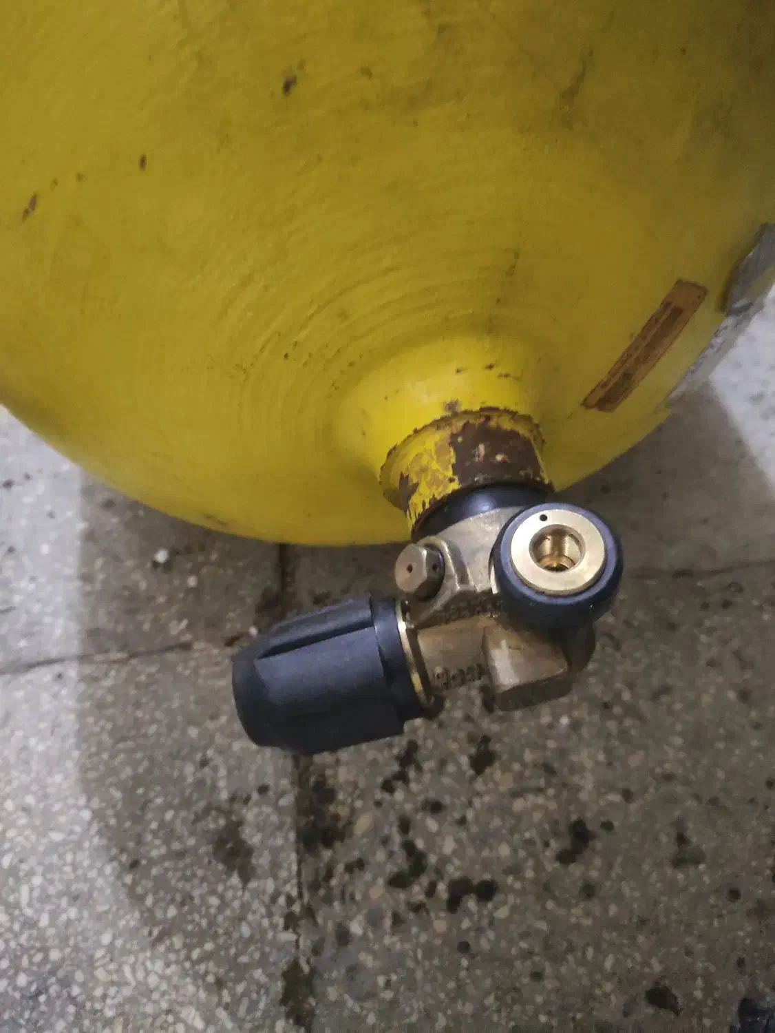 کپسول سی آن جی|ابزارآلات|قم, ولیعصر|دیوار