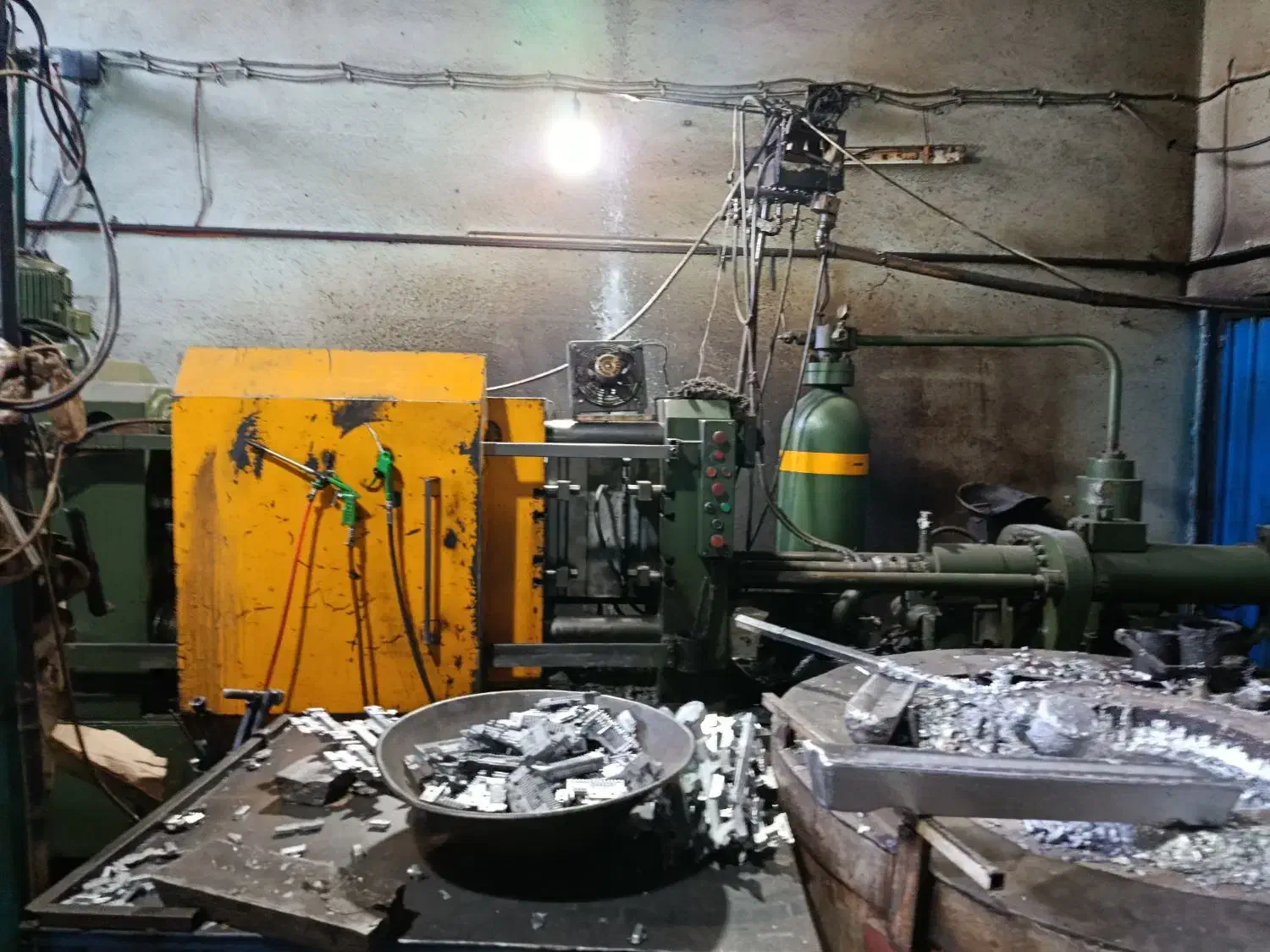 نیازمند کارگر ریخته گری دایکست|استخدام صنعتی، فنی، مهندسی|الوند, |دیوار