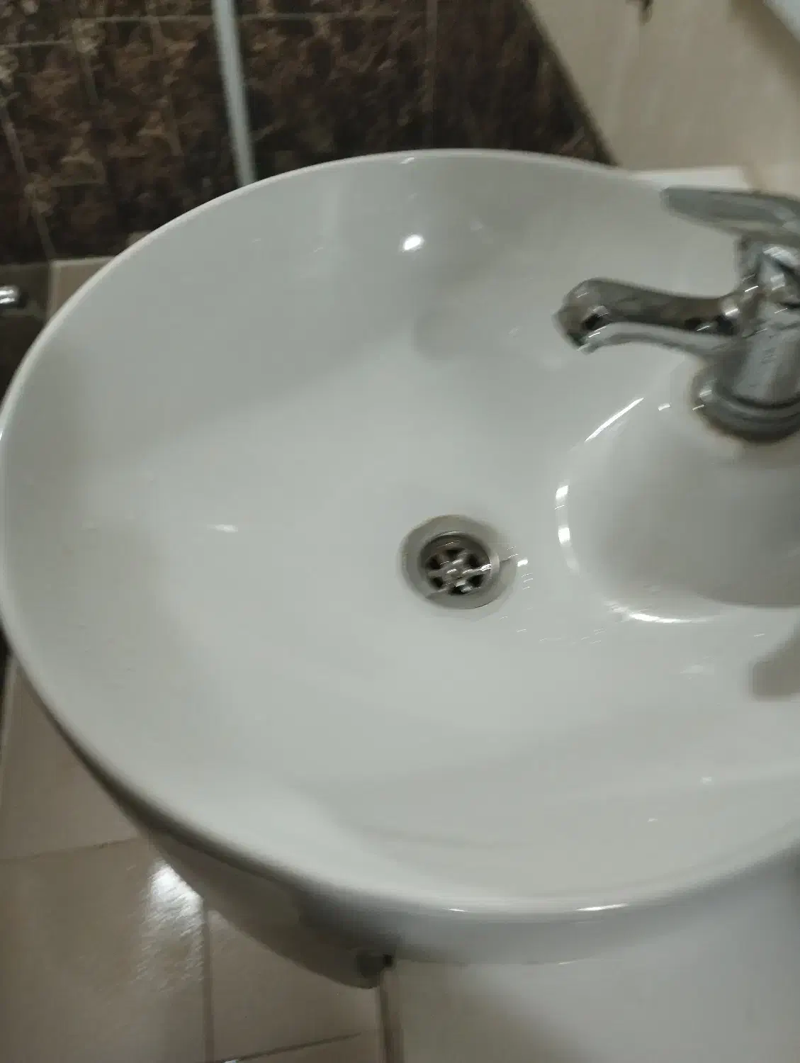 روشویی تازه ونو|لوازم سرویس بهداشتی|سنندج, |دیوار