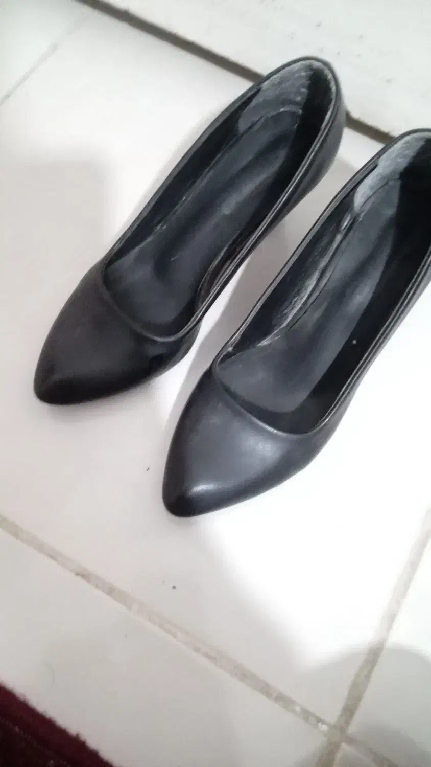 ۲عددلباس درحد ۲جفت کفش درحدنو و روروئک وکاپشن شیک|کالسکه و لوازم جانبی|مشهد, خواجه ربیع|دیوار