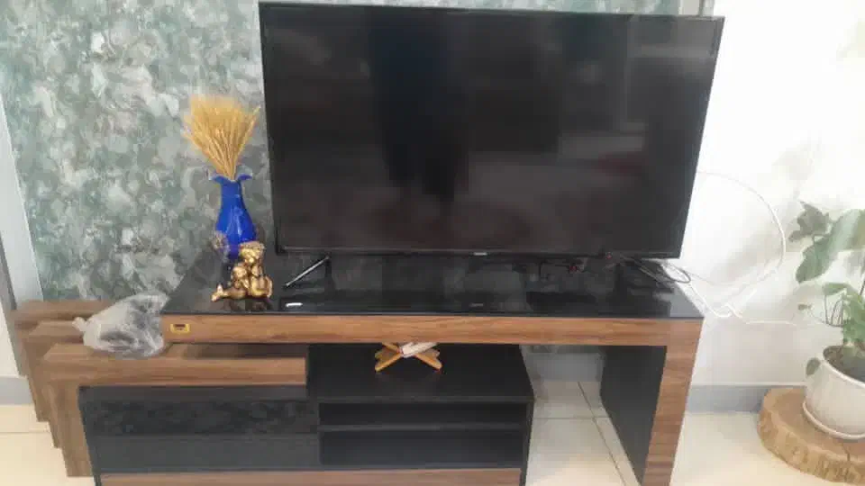 تعدادی وسایل کارکردهوحتی نو|مبلمان خانگی و میز عسلی|شهرکرد, |دیوار