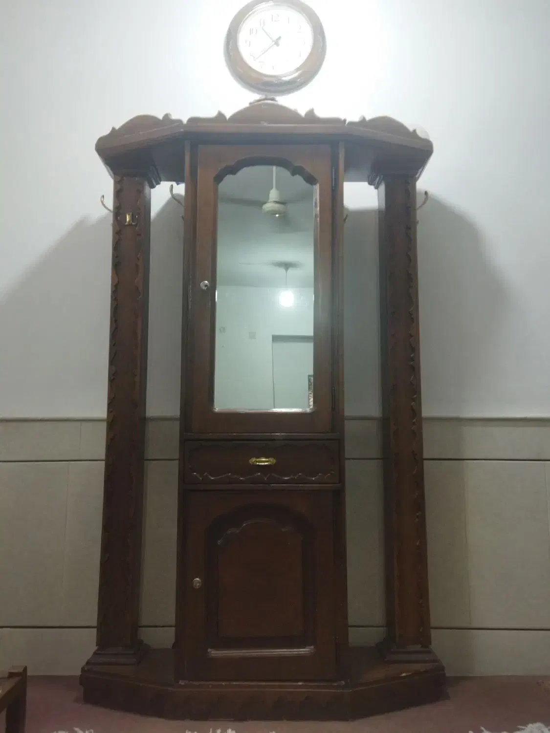 جالباسی|جاکفشی، کمد، دراور|کاشان, ملا حبیب‌الله شریف|دیوار