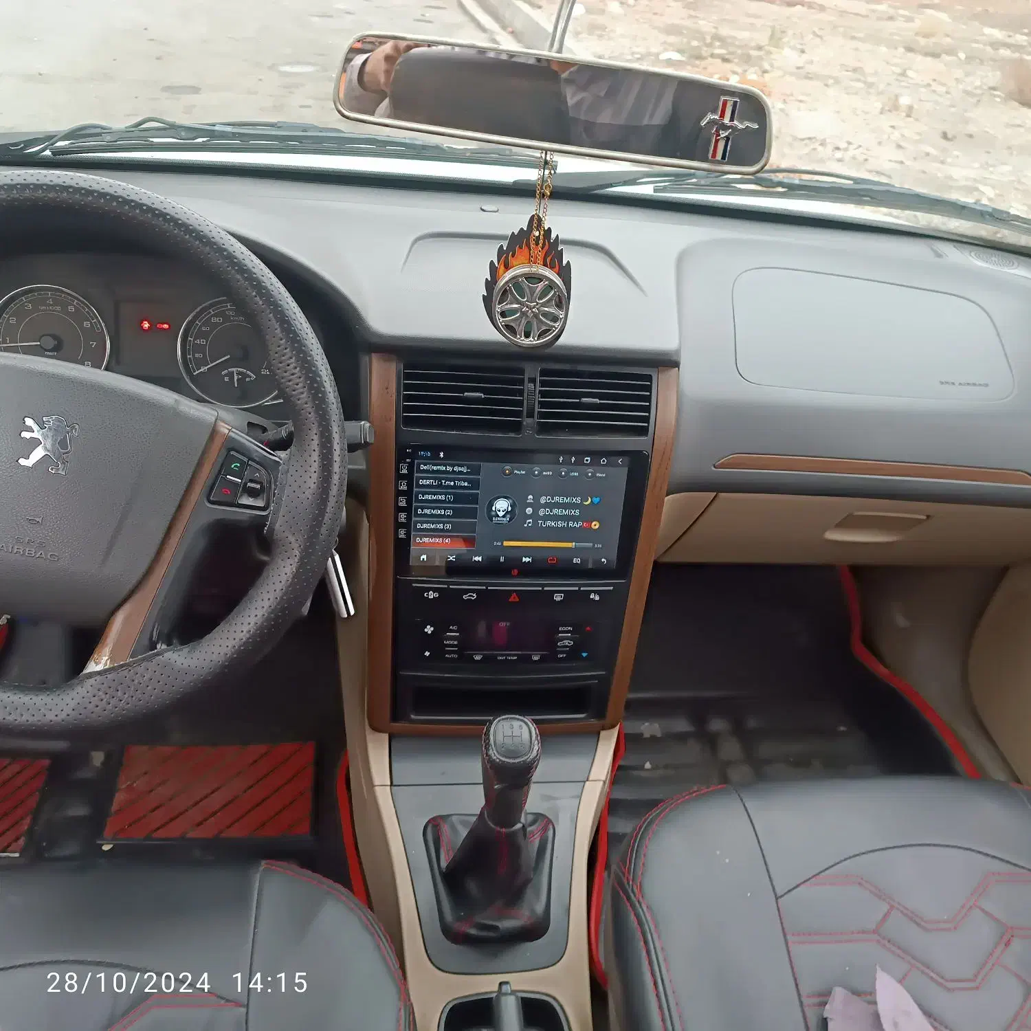 پژوپارس ۹۴ تیوفایو کم کار لوازمی|خودرو سواری و وانت|مشهد, انقلاب|دیوار