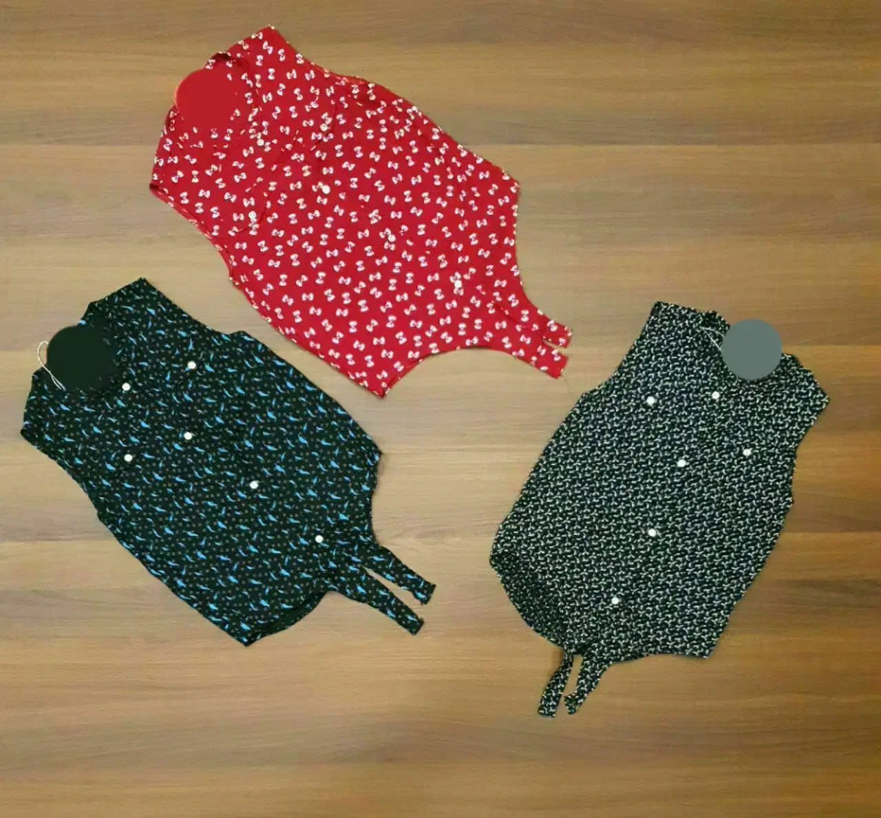 چند دست لباس دخترونه زیر قیمت بازار|کفش و لباس بچه|کلاله, |دیوار