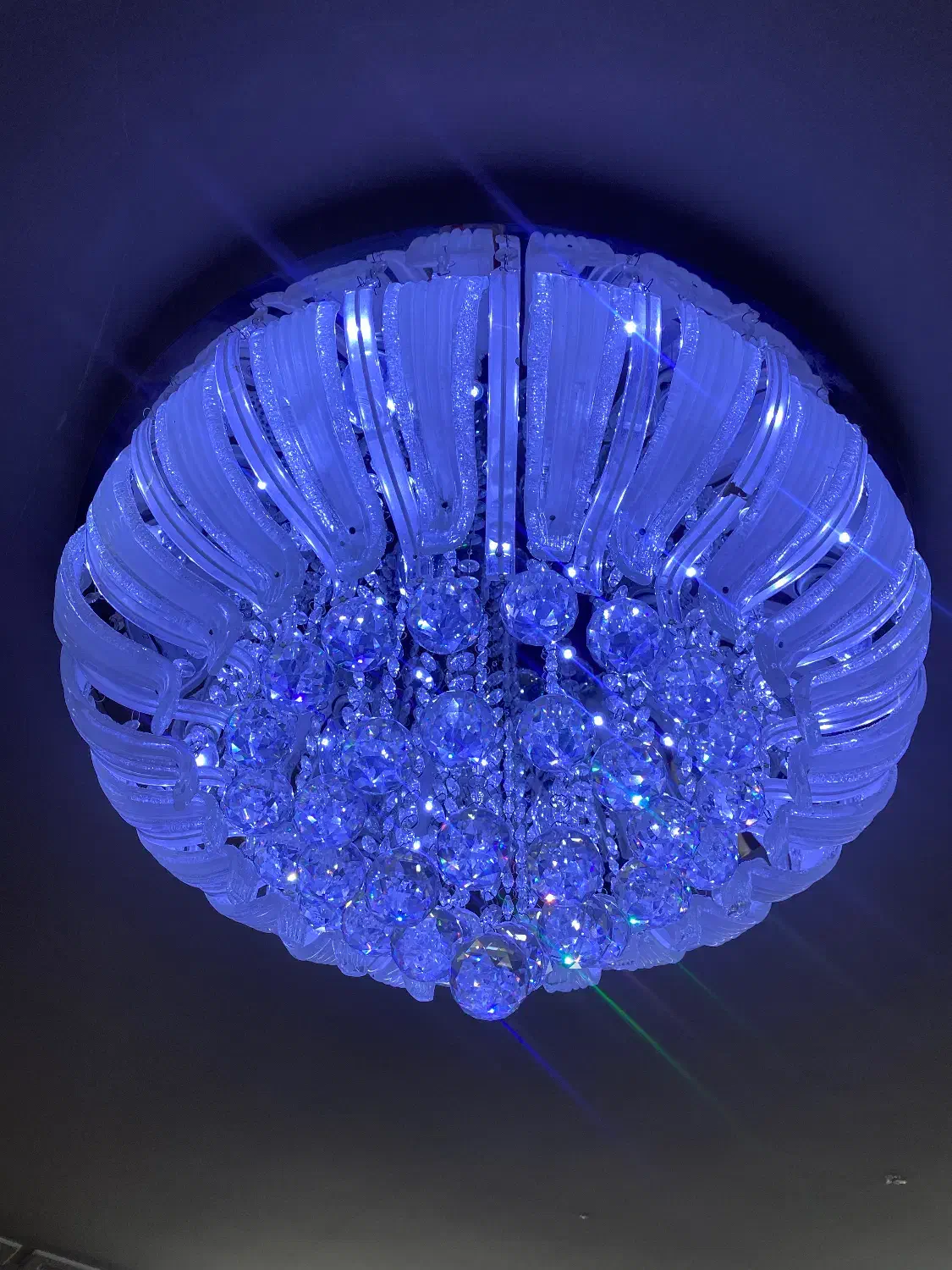 لوستر سقفی|لوستر و چراغ آویز|تهران, گلستان (شهرک راه آهن)|دیوار