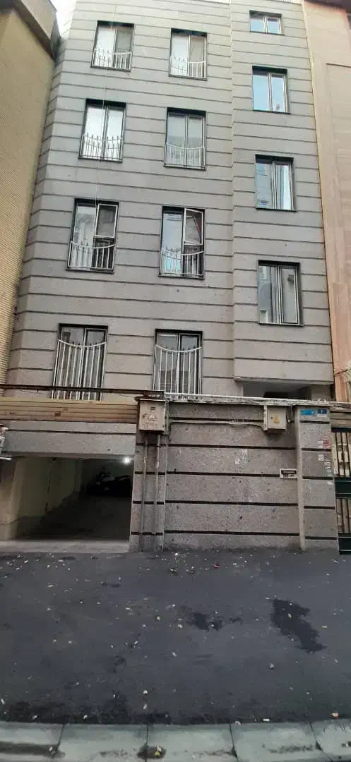 آپارتمان ۵۶ متری با پارکینگ|فروش آپارتمان|تهران, منیریه|دیوار