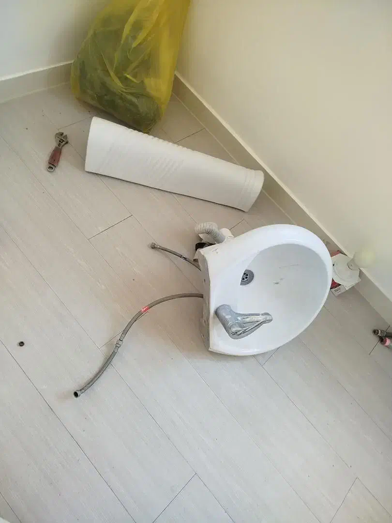 روشویی همراە شیر|لوازم سرویس بهداشتی|سقز, |دیوار