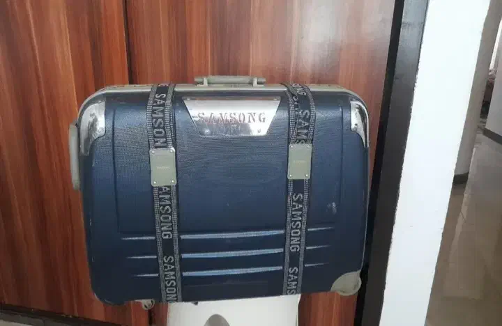 چرخ گردو وچمدان|کیف، کفش، کمربند|آمل, |دیوار