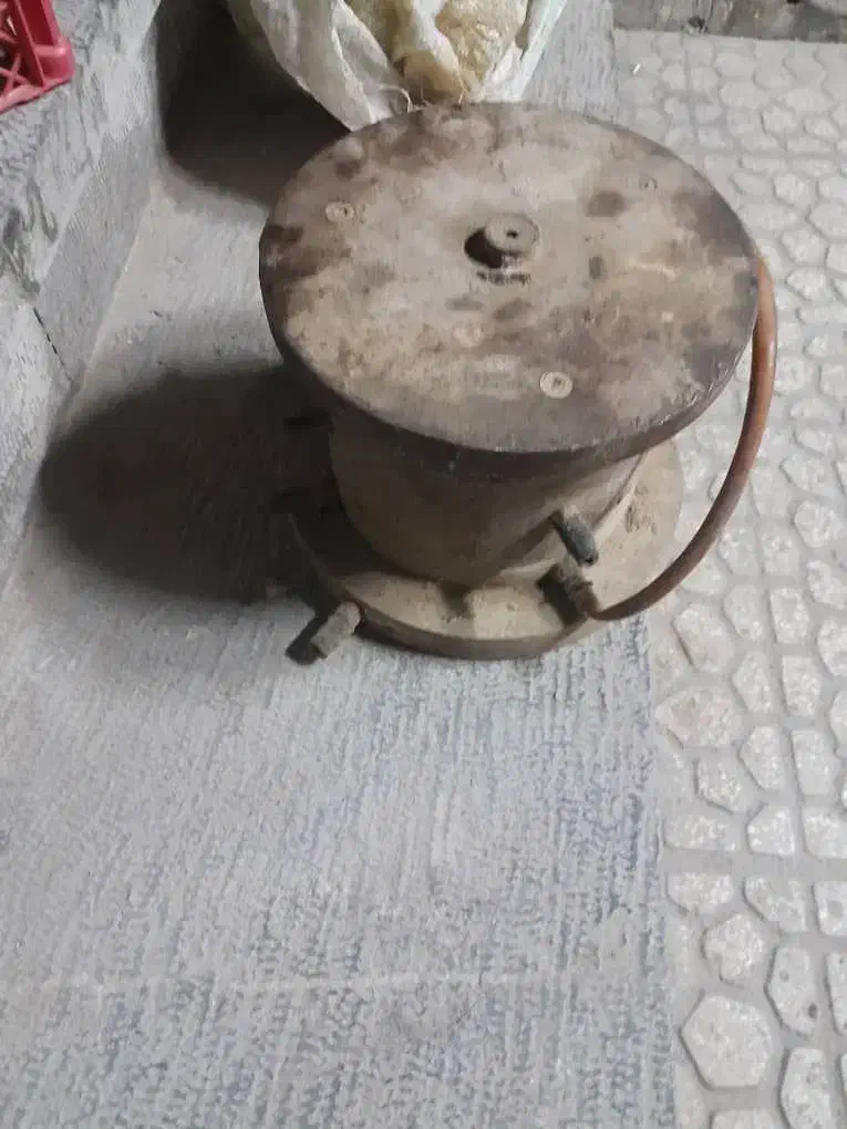 یک عدد قالب تزریق فولاداصل|ماشین‌آلات صنعتی|اصفهان, تخت فولاد|دیوار