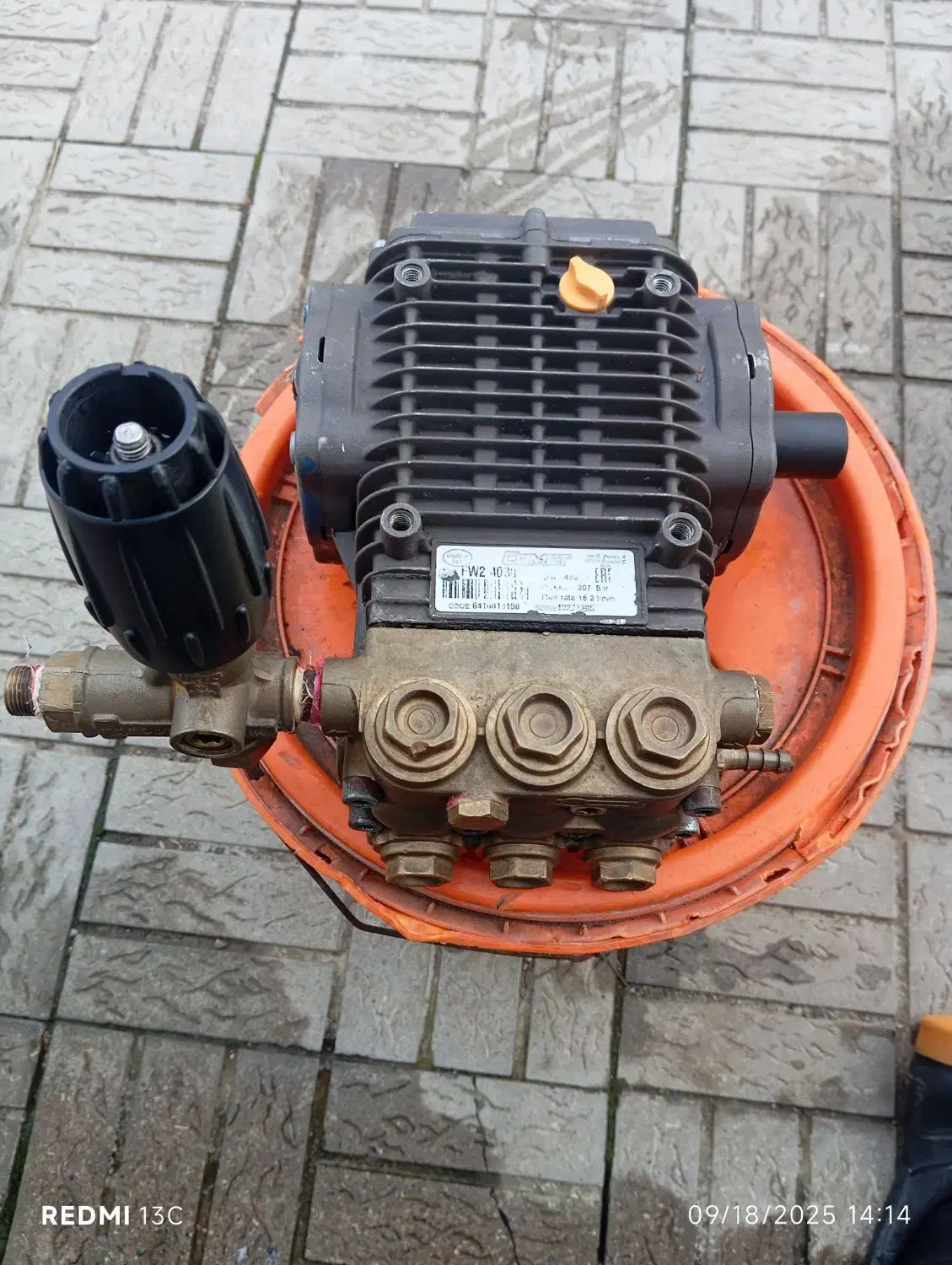 پمپ کومت 200 بار سه فاز بدون دینام|ماشین‌آلات صنعتی|رشت, معلولین|دیوار