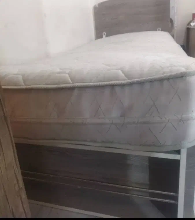 تخت نوجوان کشو دار|تخت و سرویس خواب|شاهینشهر, سعدی جنوبی|دیوار