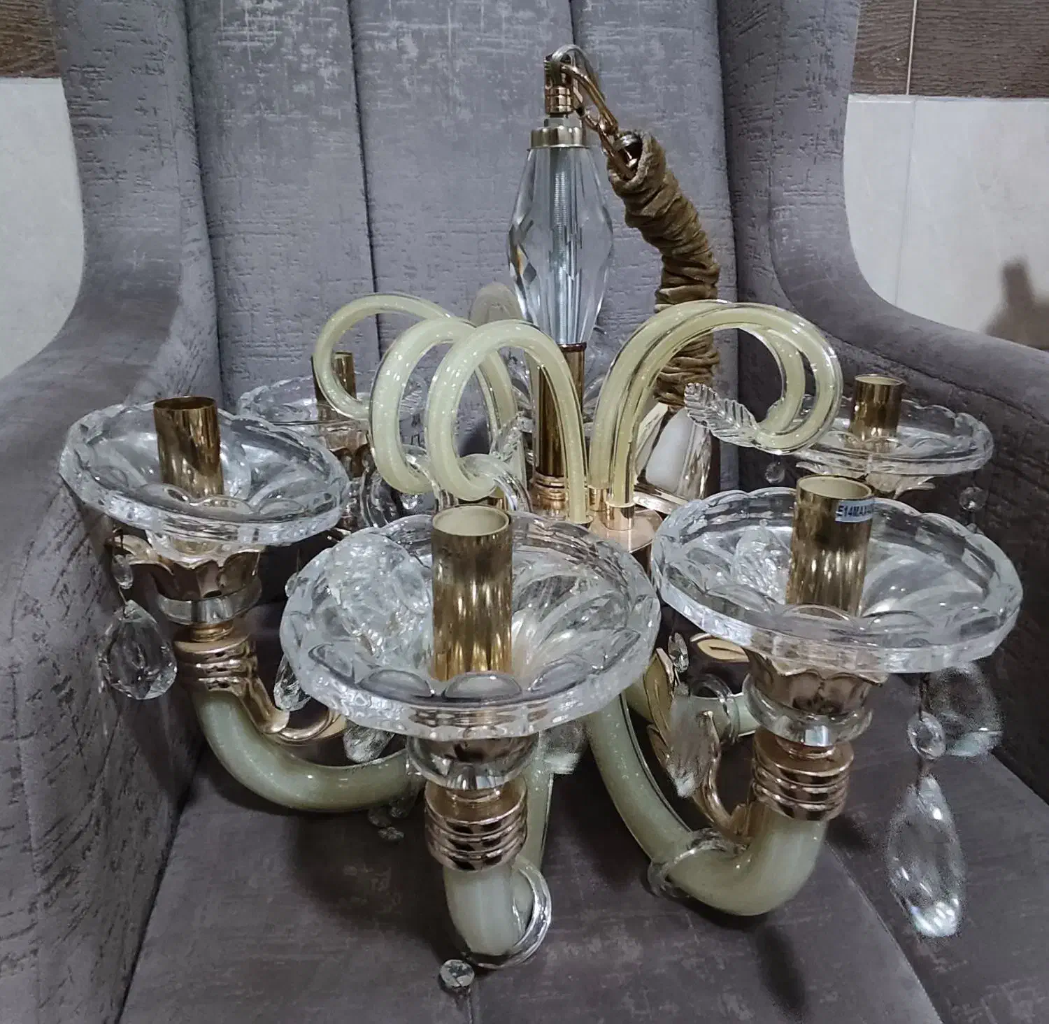 لوستر|لوستر و چراغ آویز|میانه, |دیوار