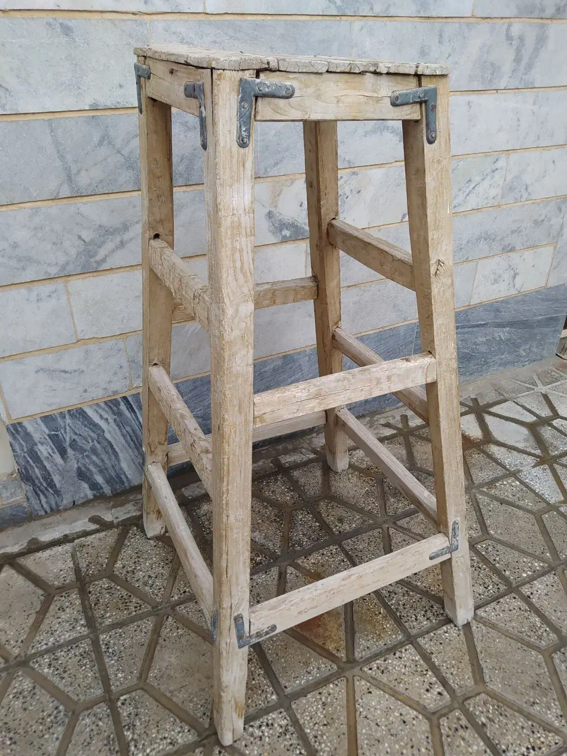 نردبان|صندلی و نیمکت|بروجرد, |دیوار