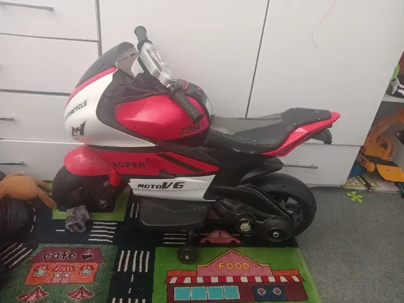 موتور شارژی باتری نداره جا پدال گاز خرابه|اسباب‌‌بازی|قرچک, شهرک طلائیه|دیوار