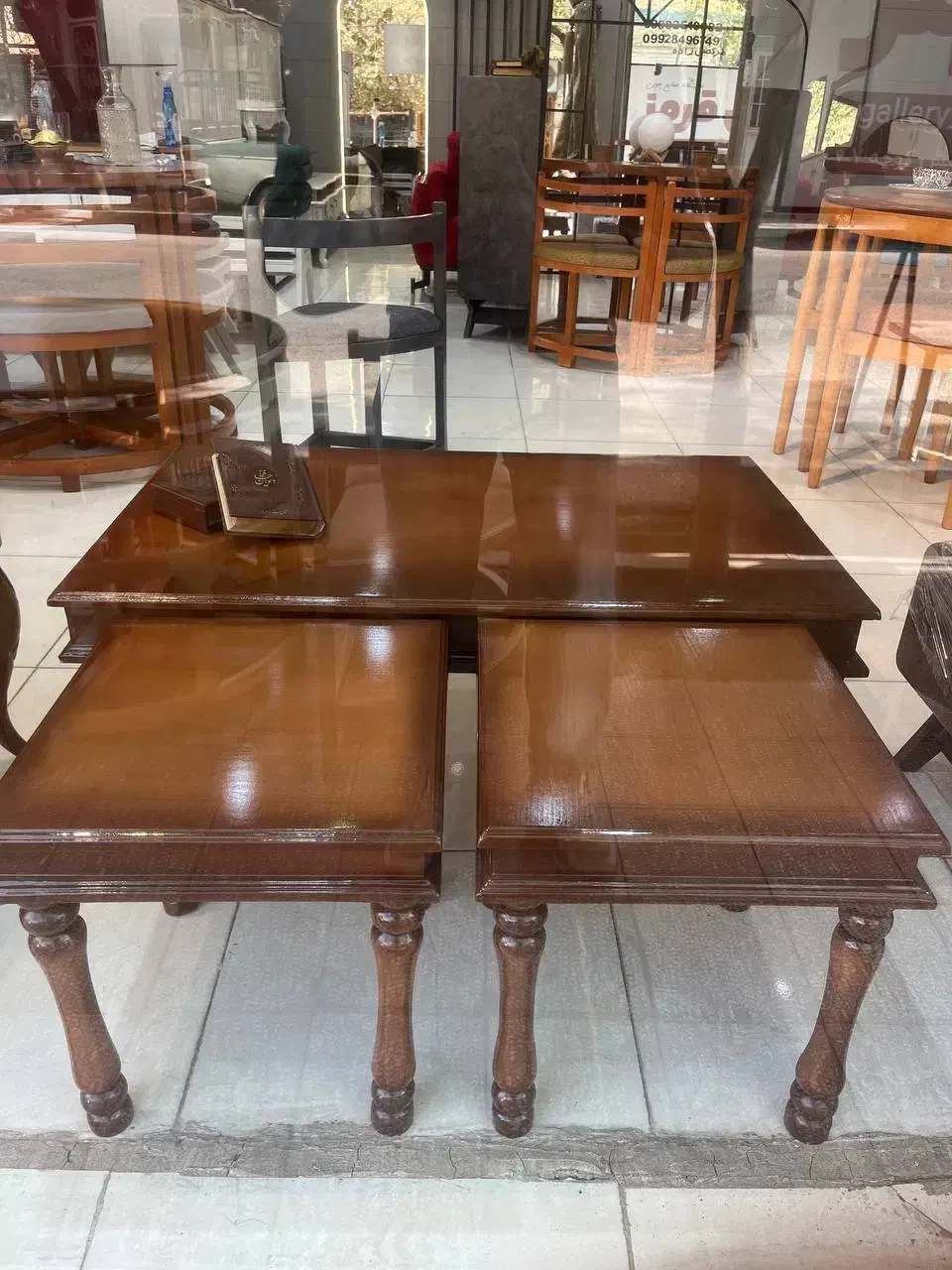 جلومبلی در گالری قرمز|مبلمان خانگی و میز عسلی|قم, شاه ابراهیم|دیوار