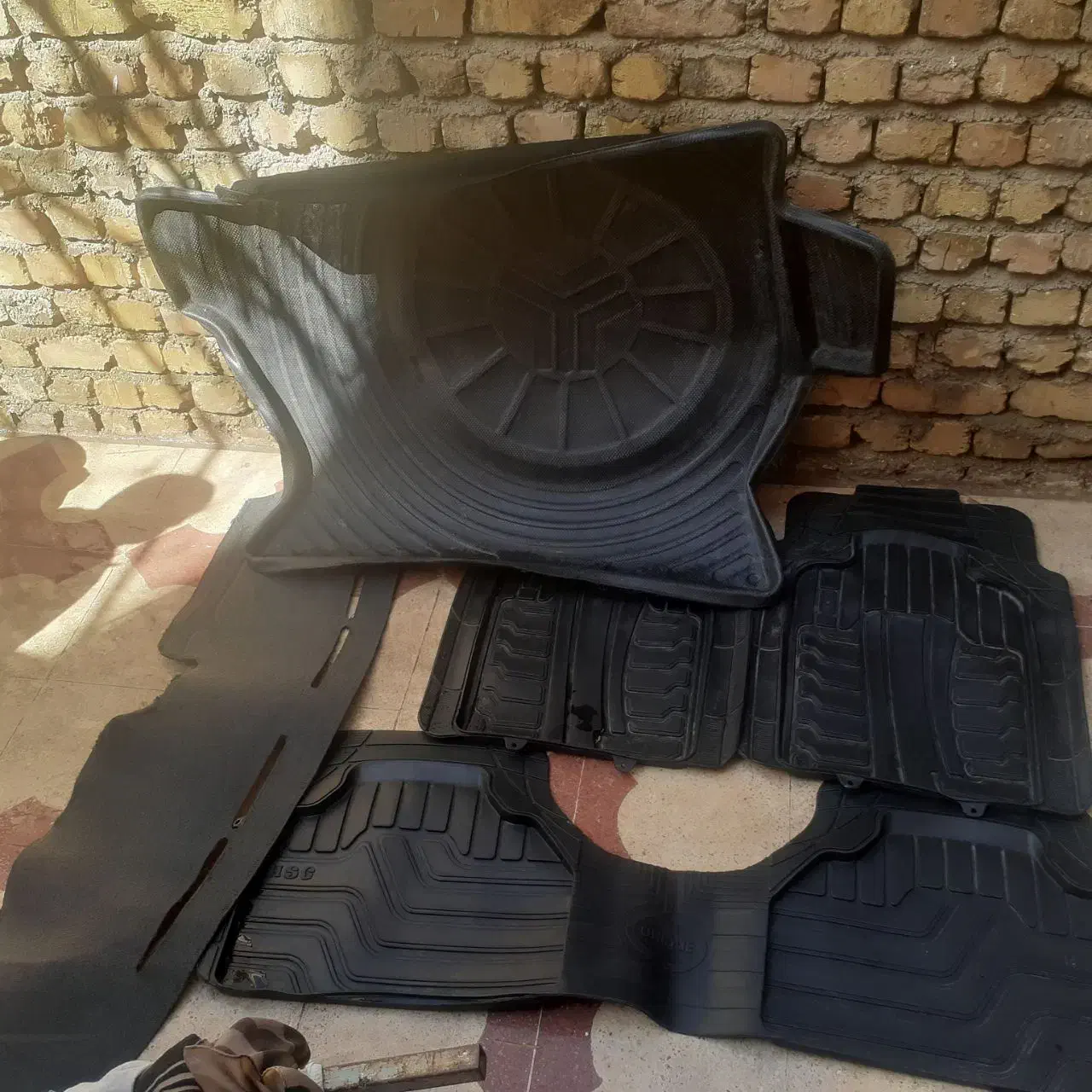 کفی|قطعات یدکی و لوازم جانبی|شیراز, کوشک میدان|دیوار