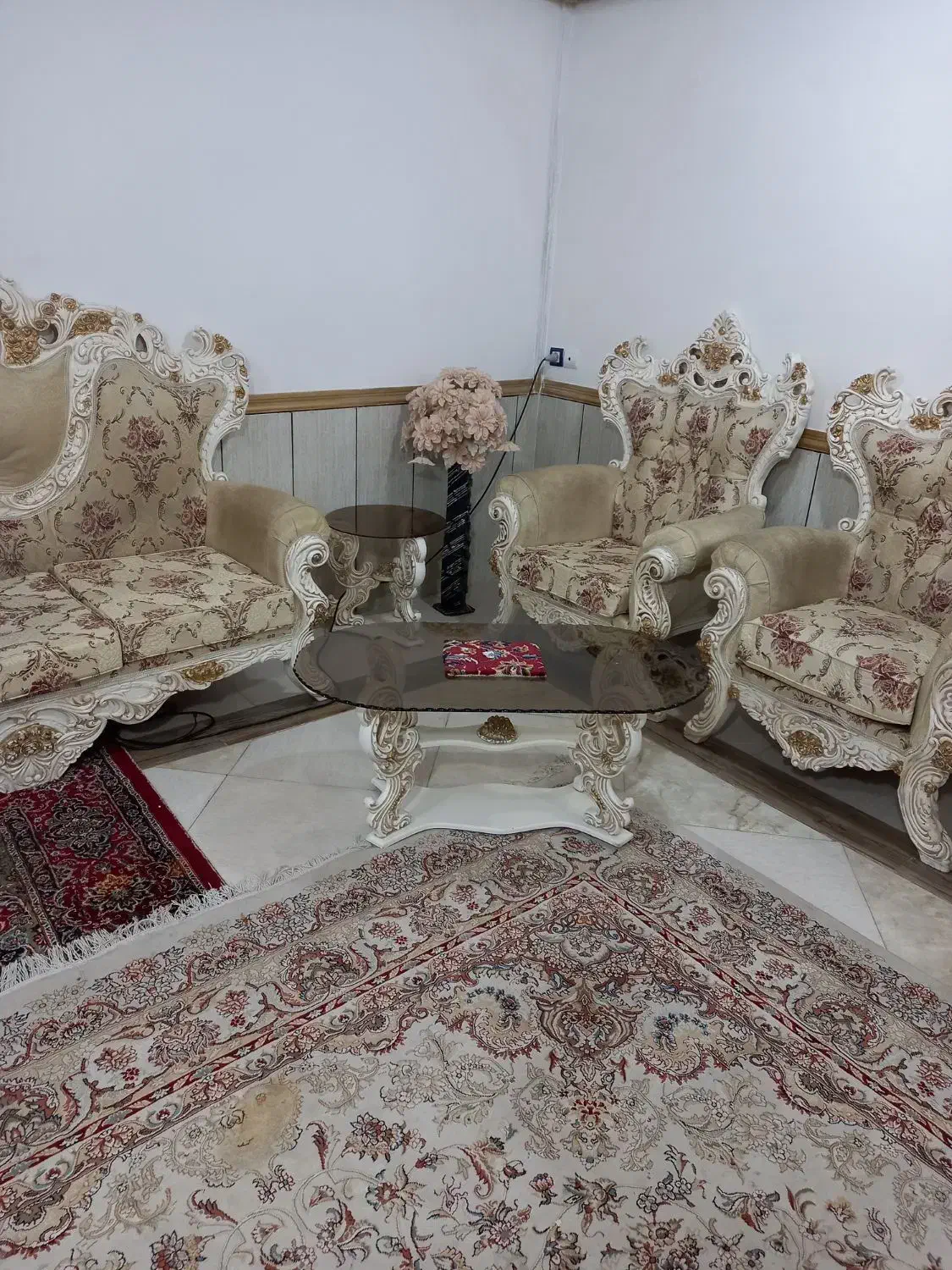 یکدست مبل سلطنتی 9نفره درحدنو|مبلمان خانگی و میز عسلی|دورود, |دیوار