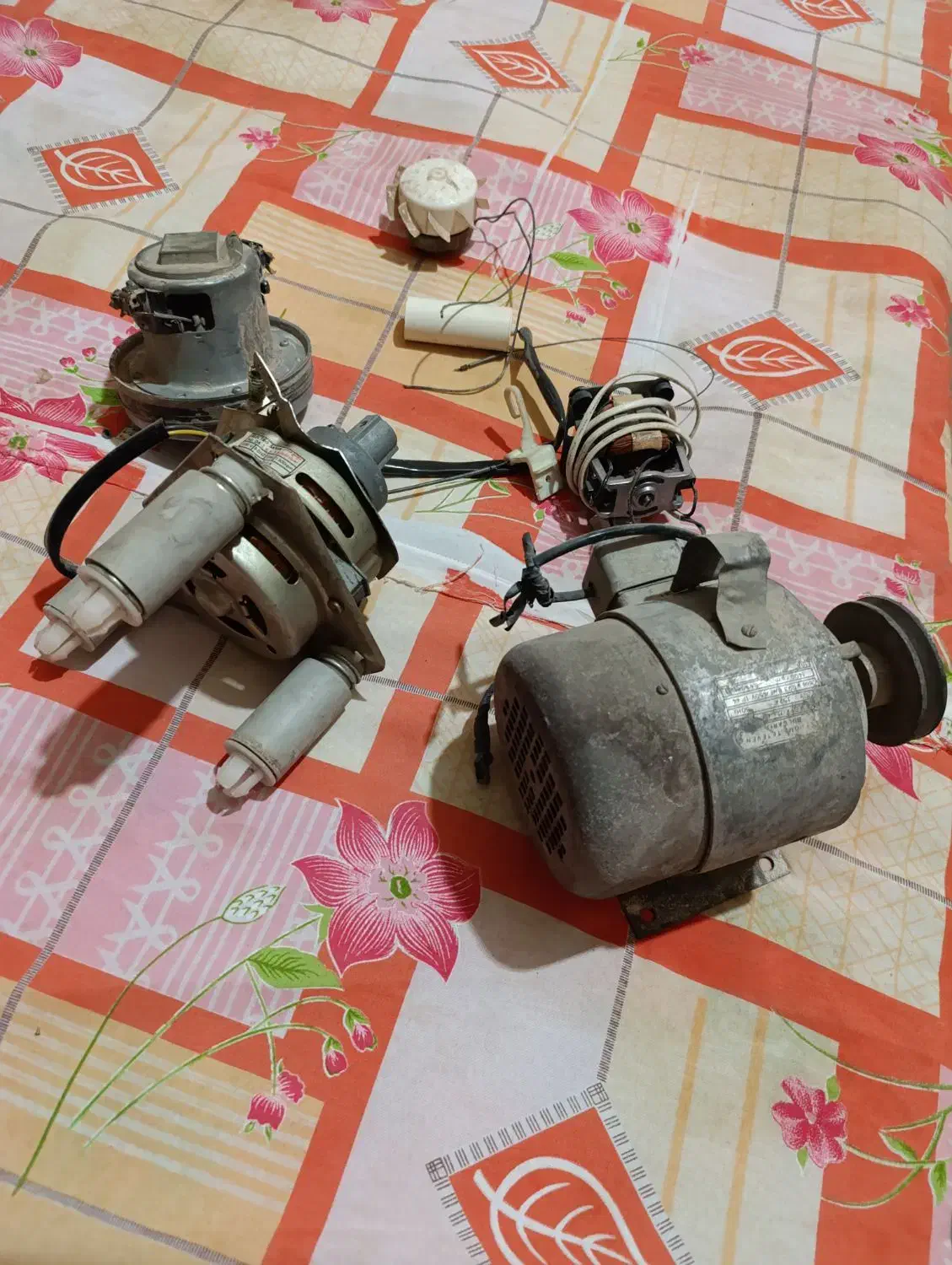 موتور ماشین لباسشویی خشک کن و..|ماشین لباسشویی و خشک‌کن لباس|بروجن, |دیوار