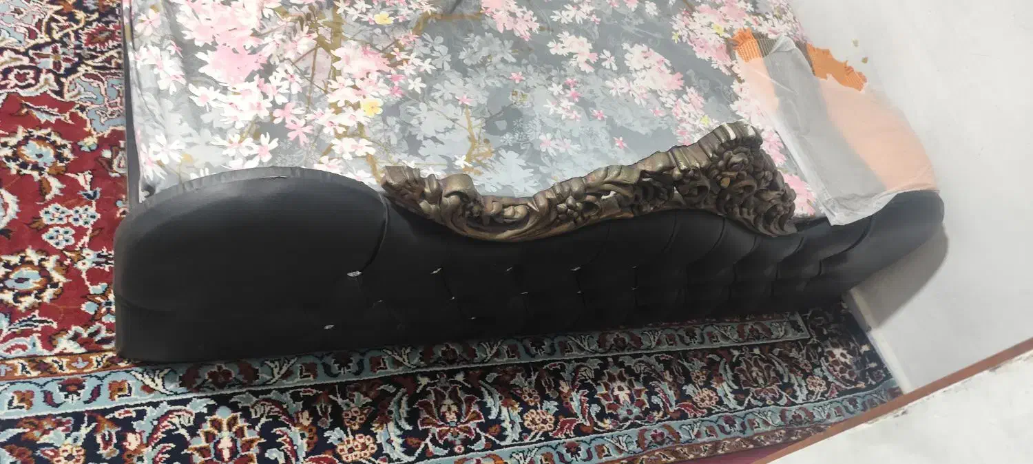 فروش رختخواب به همراه تشت و ساعت|تخت و سرویس خواب|بندر ماهشهر, |دیوار