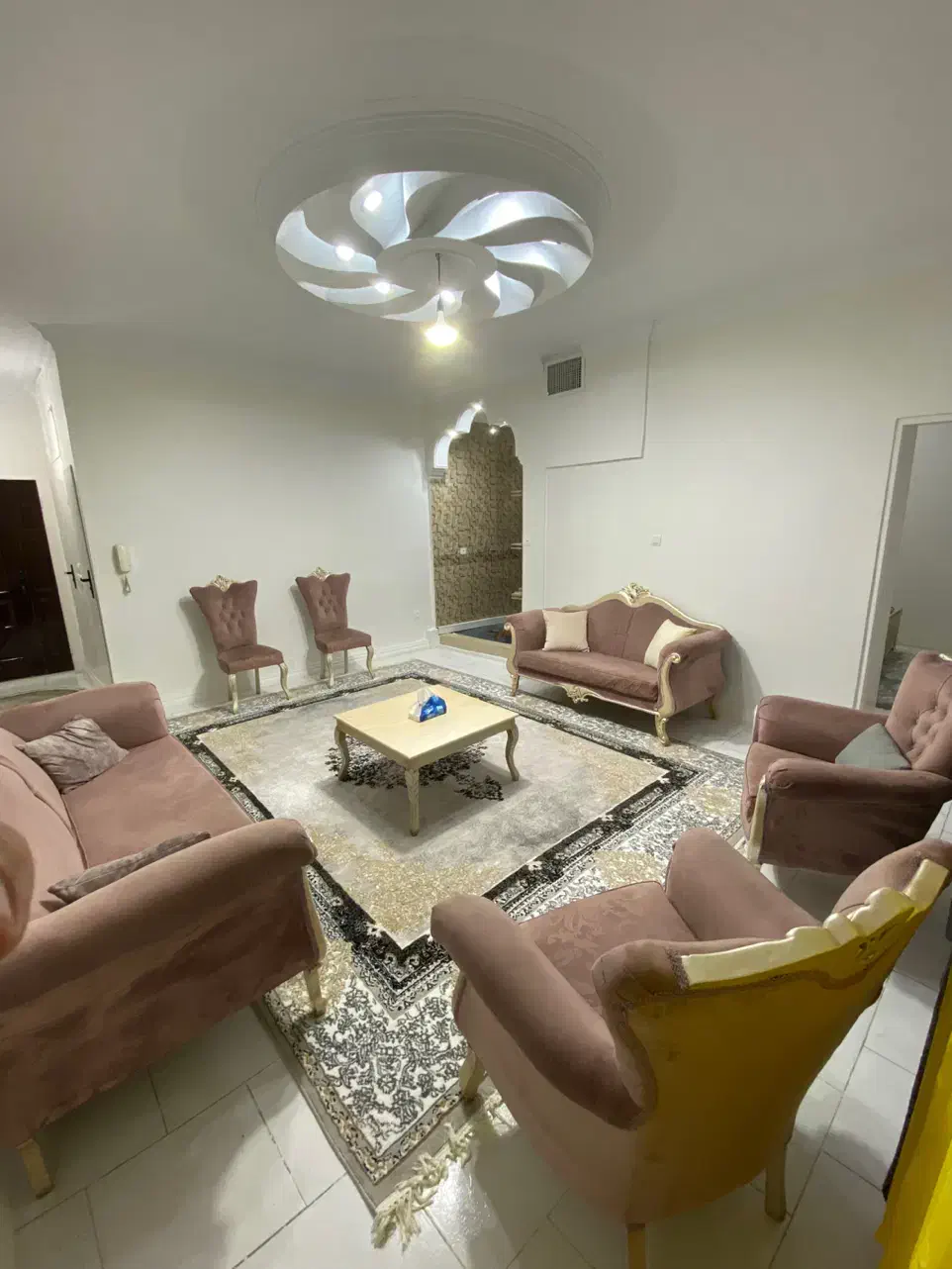 اجاره روزانه /ساعتی اقامتگاه|اجارهٔ کوتاهمدت آپارتمان و سوئیت|تهران, زهتابی|دیوار