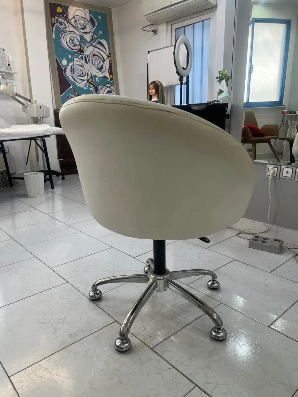 وسایل آرایشگاهی|آرایشگاه و سالن‌های زیبایی|رشت, گلسار|دیوار