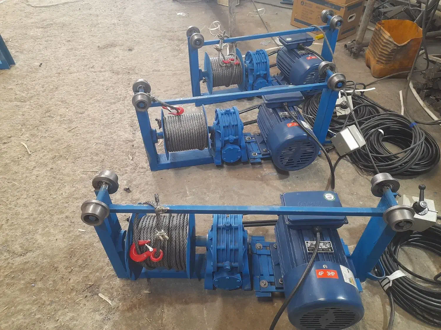 نیازمند چند نفر کارگر ساده زیر ۲۵ سال|استخدام معماری، عمران و ساختمانی|تبریز, |دیوار