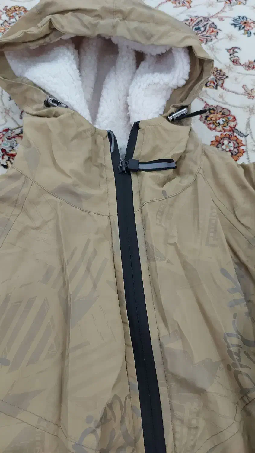 کاپشن داخل خز سالم و در حد نو|لباس|قرچک, باقرآباد|دیوار