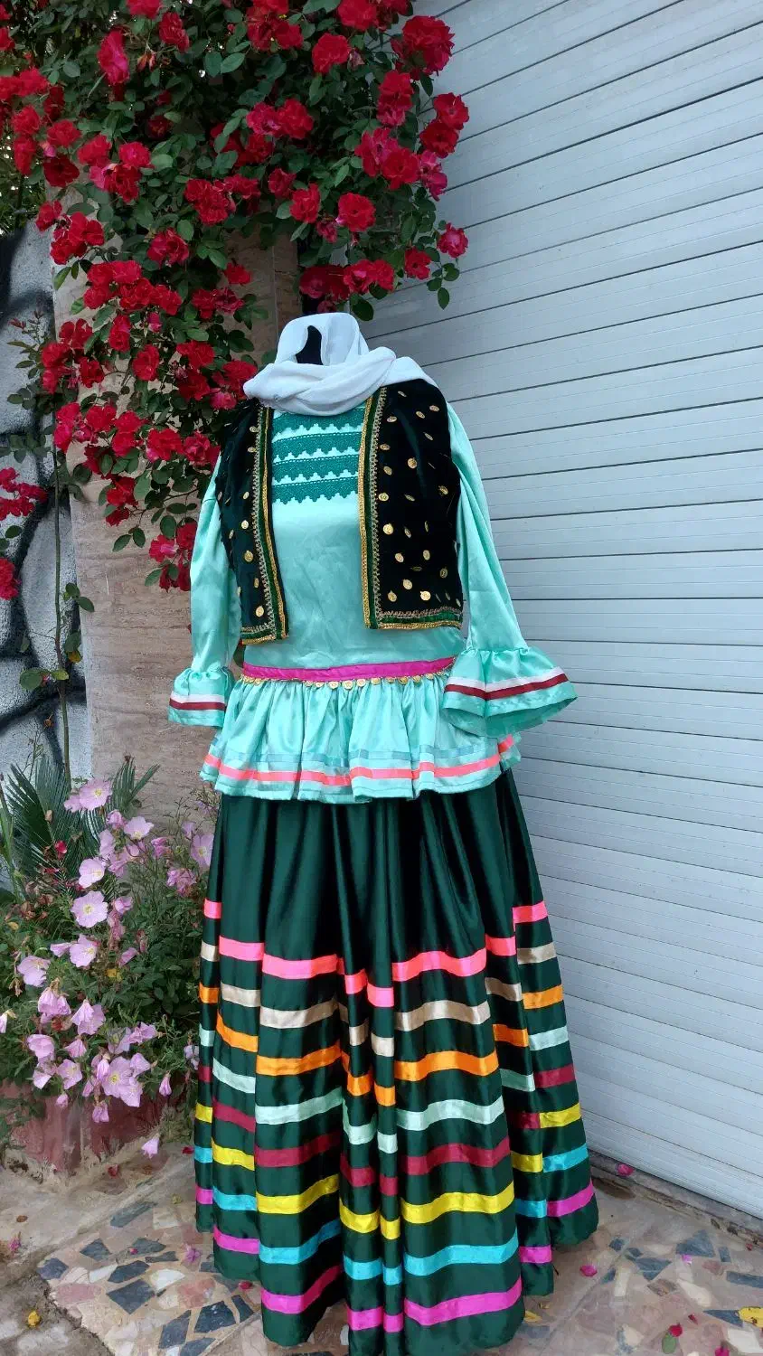 لباس قاسم ابادی|لباس|طاهرگوراب, |دیوار