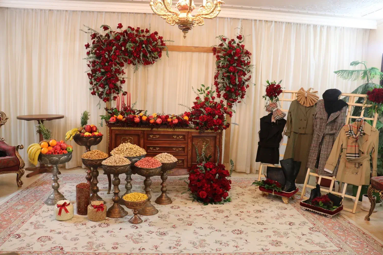 گل آرایی،گل آرایی شب یلدا ،خنچه،میوه آرایی،یلدا|خدمات پذیرایی، مراسم|اصفهان, حسینآباد|دیوار