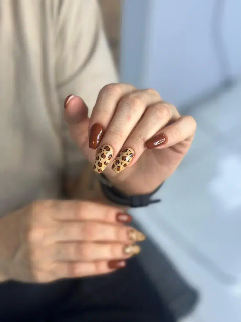 کاشت ژل و پدیکور / آموزش تخصصی ناخن و پدیکور|خدمات آرایشگری و زیبایی|اهواز, نادری|دیوار