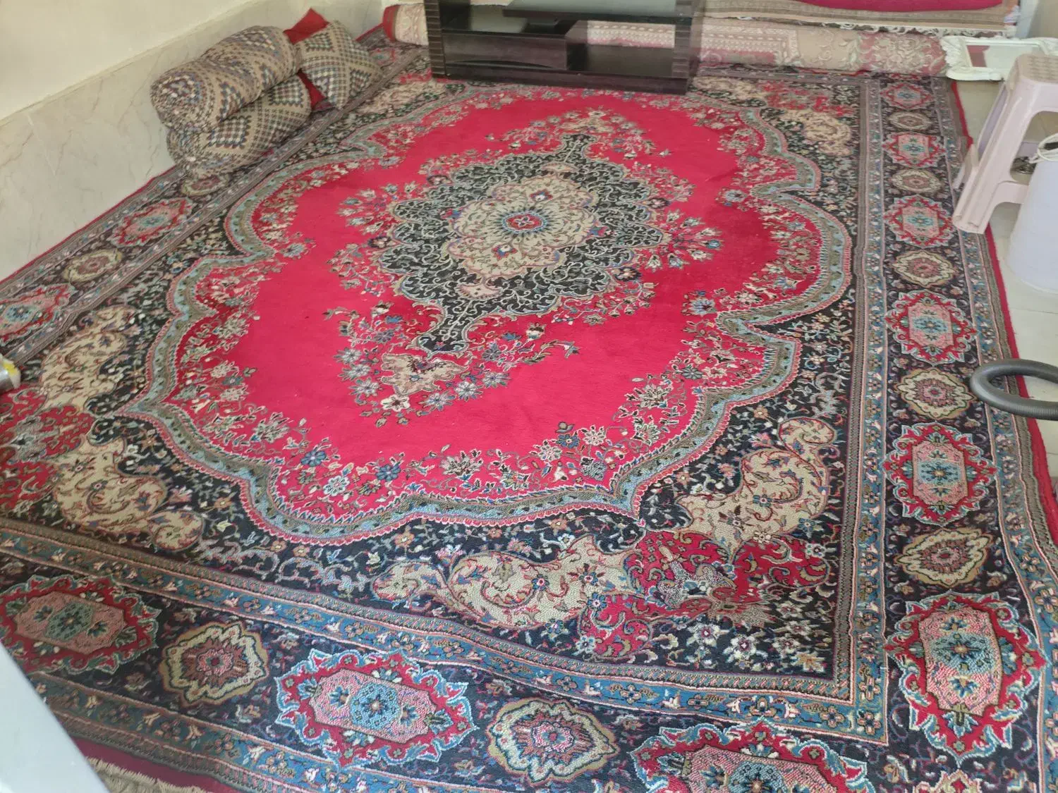 فرش ماشینی سه عدد ۱۲متری وعکس اصلی یک عدد۹متری|فرش|آزادشهر, |دیوار