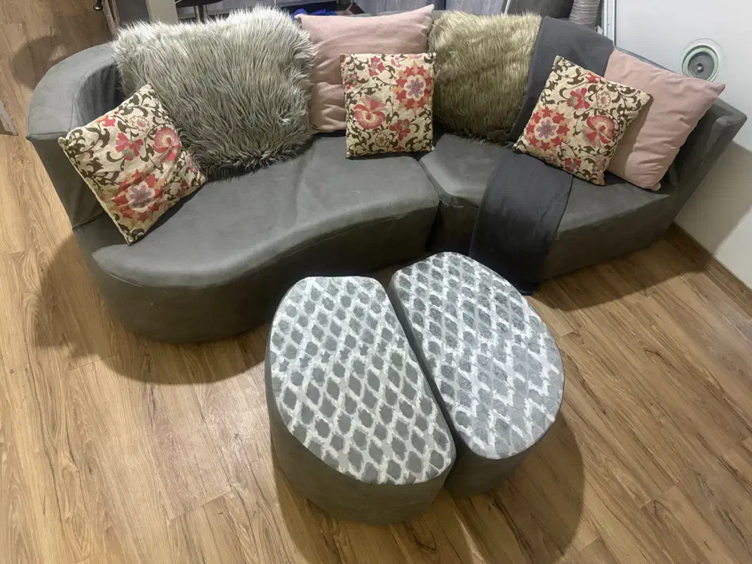 مبل راحتی تمیز و روکش نو|مبلمان خانگی و میز عسلی|شیراز, شاهجیان|دیوار