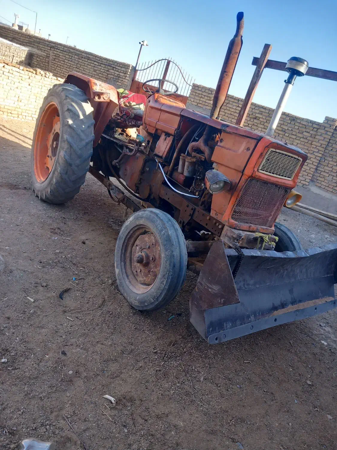 تراکتور رومانی مدل ۶۰|خودرو سنگین|زاوه, |دیوار