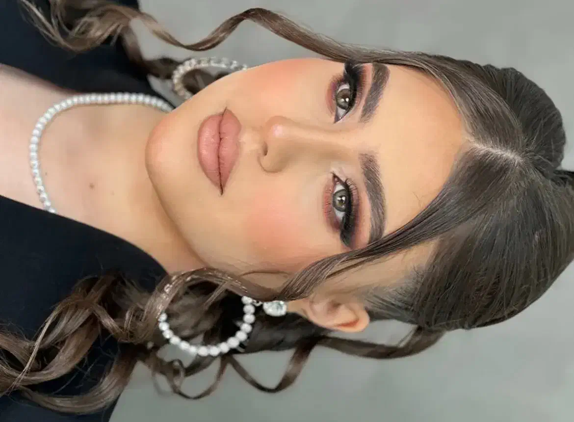 میکاپ شینیون ویژه با قیمتی مناسب|خدمات آرایشگری و زیبایی|جیرفت, |دیوار