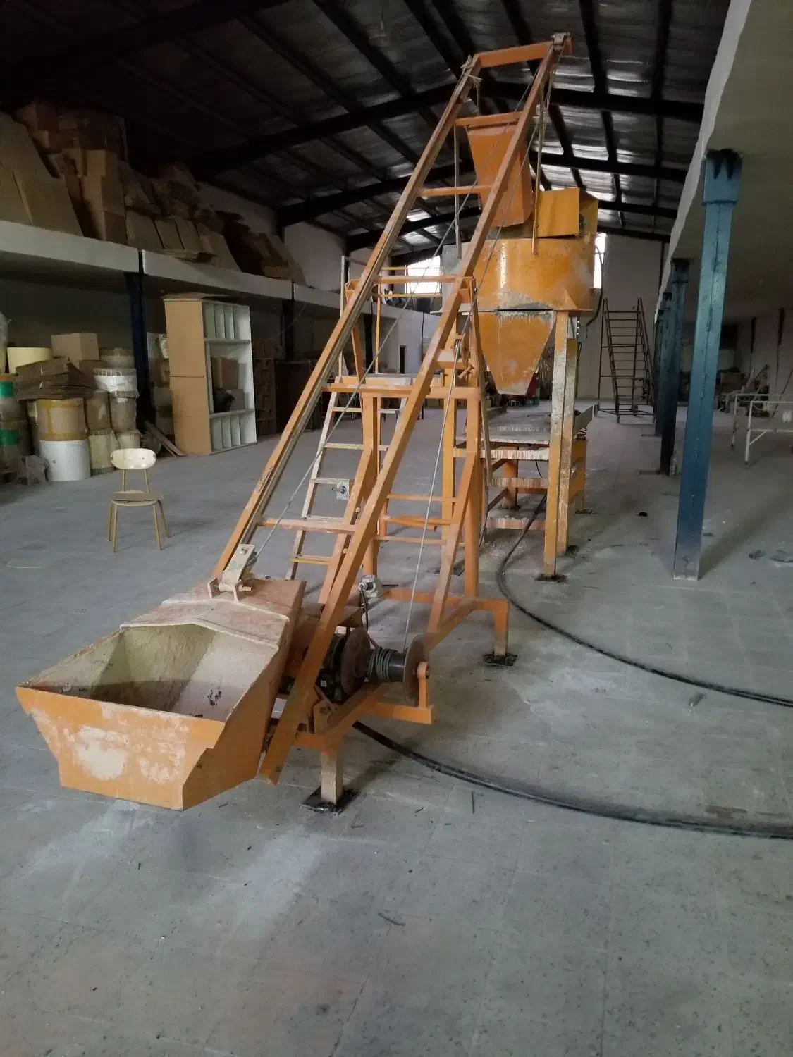 فروش یک دستگاه همزن سیمان با میز ویبره|مصالح و تجهیزات ساختمان|خور (فارس), |دیوار