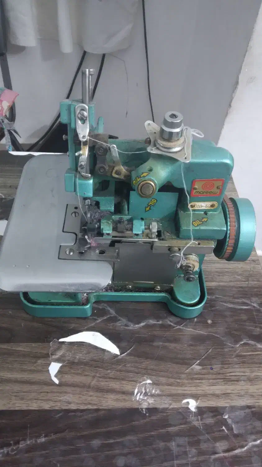 دو چرخ خیاطی راسته دوز و سر دوز|چرخ خیاطی و ریسندگی|داراب, |دیوار