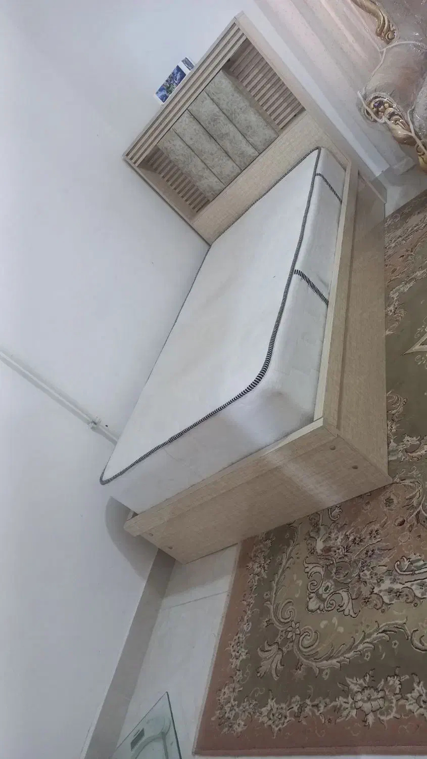 تخت خوشخواب|تخت و سرویس خواب|آشخانه, |دیوار