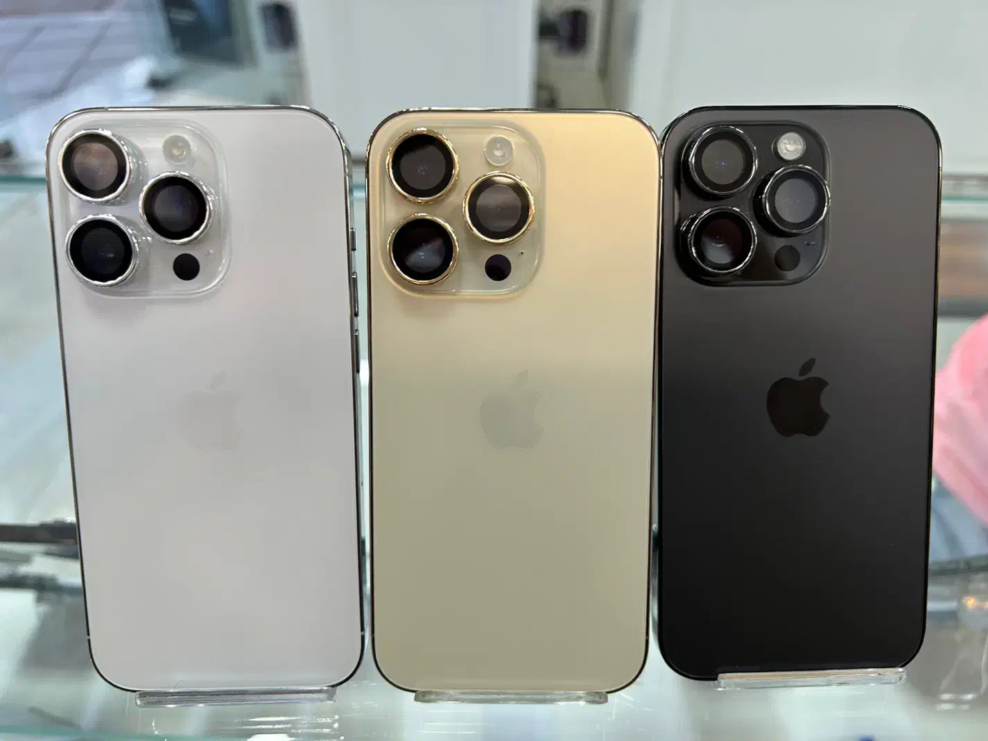 iphone 14 pro|موبایل|قم, چهل درخت|دیوار