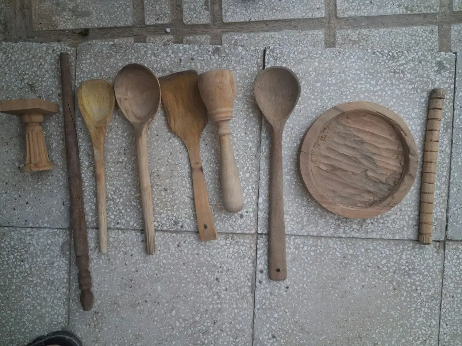 کفگیر|ظروف پخت‌وپز|سبزوار, شرق کال میانی|دیوار