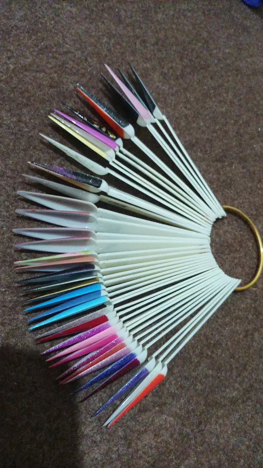 فروش وسایل کاشت ناخن و میز و صندلی|آرایشگاه و سالن‌های زیبایی|شیراز, لب آب|دیوار