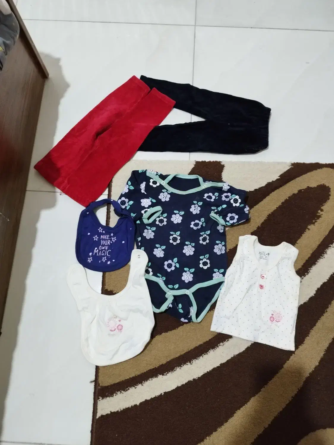 لبلس بچگانه و کیسه خواب و لحاف و تشک|کفش و لباس بچه|لاهیجان, کوی استادان|دیوار