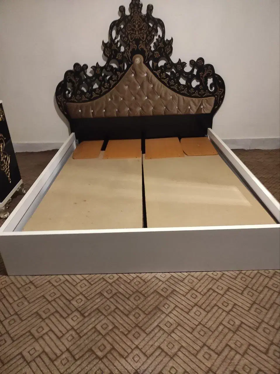 تخت خواب دو نفره|تخت و سرویس خواب|ساوه, |دیوار