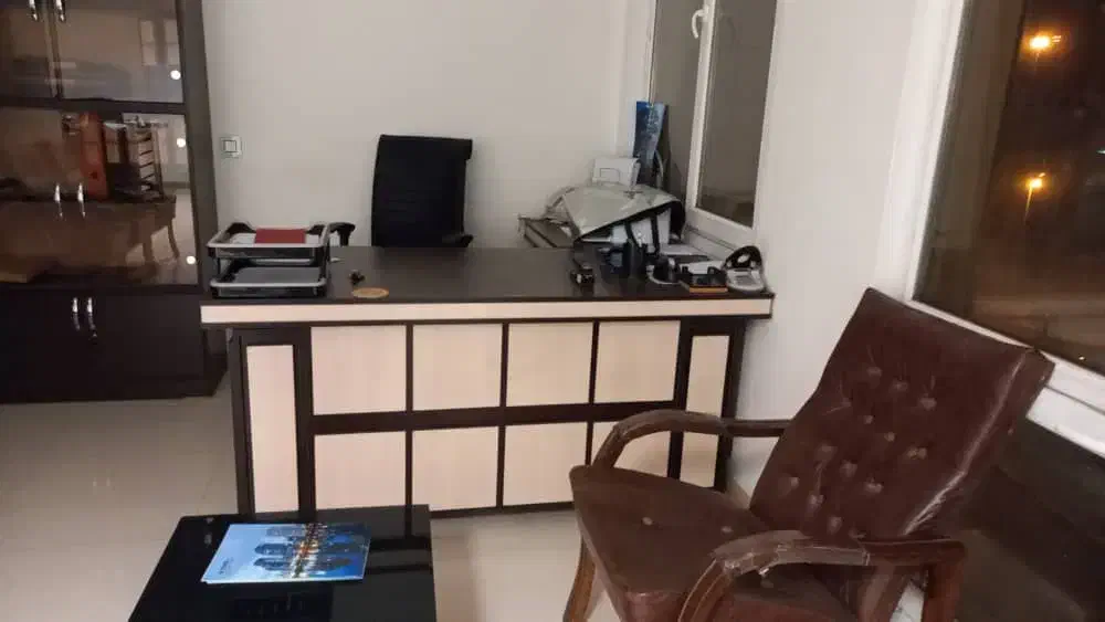 میز اداری|دفتر کار|کیش, |دیوار