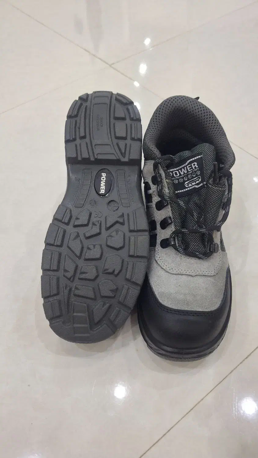 کفش کار ساق بلند سایز ۴۰|کیف، کفش، کمربند|بندر انزلی, تختی|دیوار