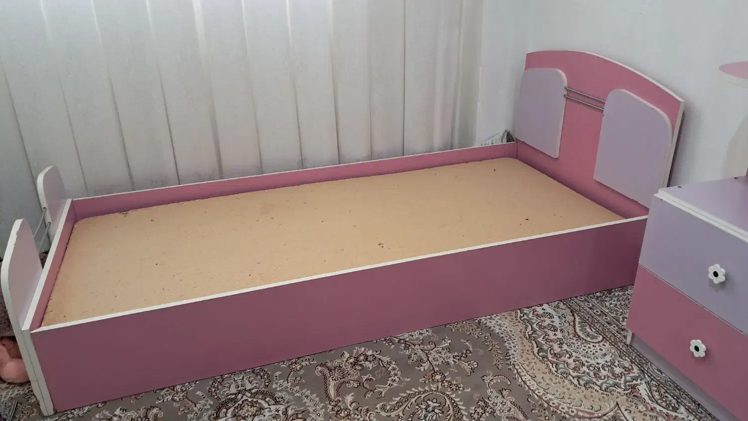 تخت خواب+همراه پایه تشک|تخت و سرویس خواب|جعفرآباد, |دیوار