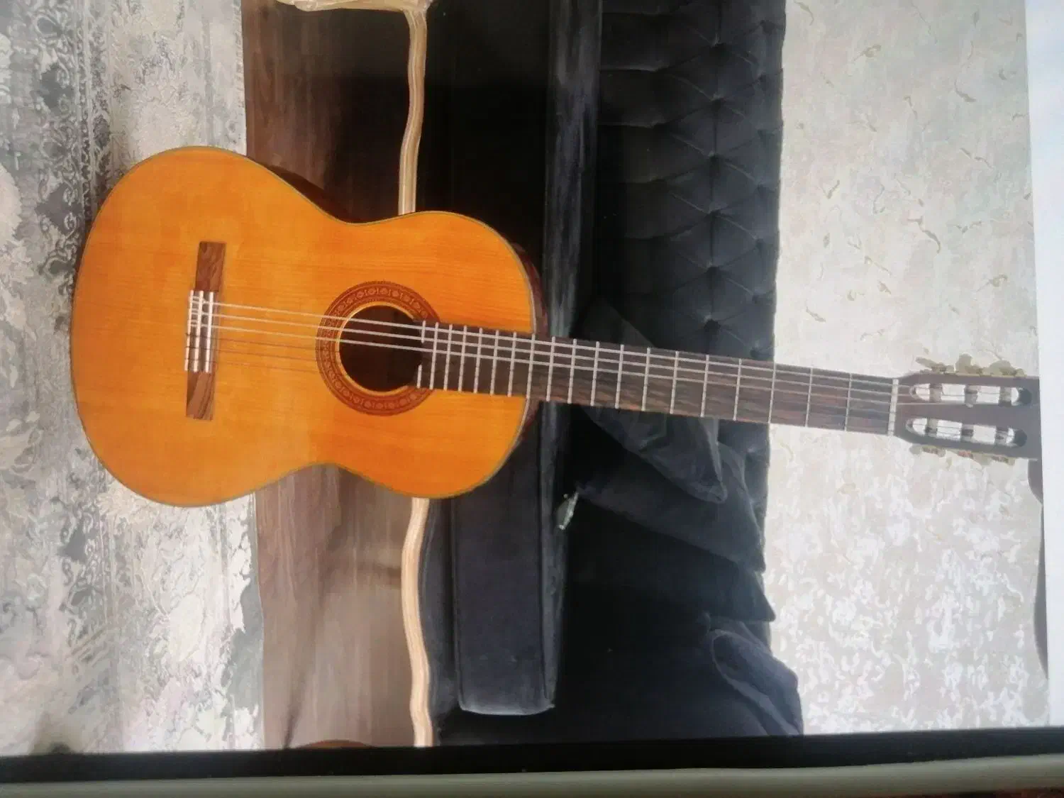 یک گیتار یاماها اصل c70 .|گیتار، بیس، امپلیفایر|مشهد, امامیه (شهرک غرب)|دیوار