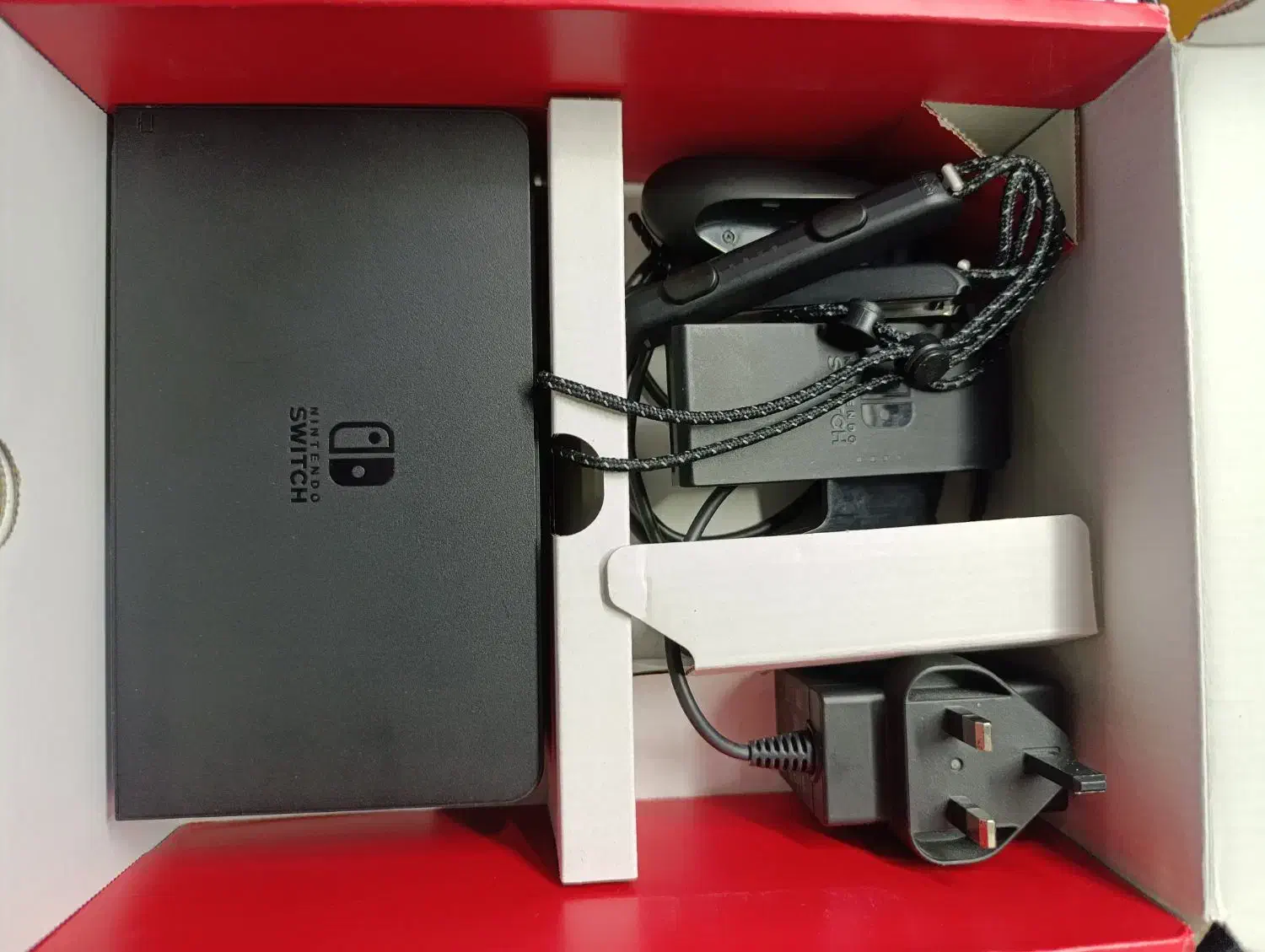 Nintendo Switch OLED|کنسول، بازی ویدئویی و آنلاین|اصفهان, درب کوشک|دیوار