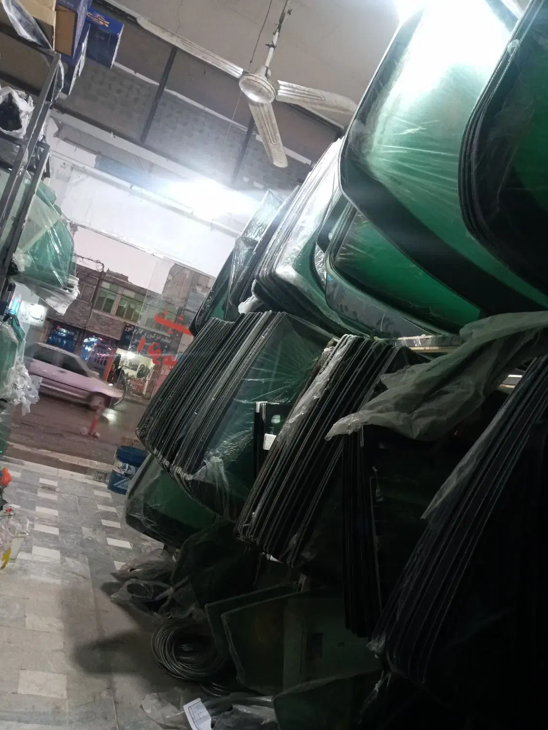 شیشه اتومبیل سمند پژو پراید|خدمات موتور و ماشین|کرمانشاه, |دیوار